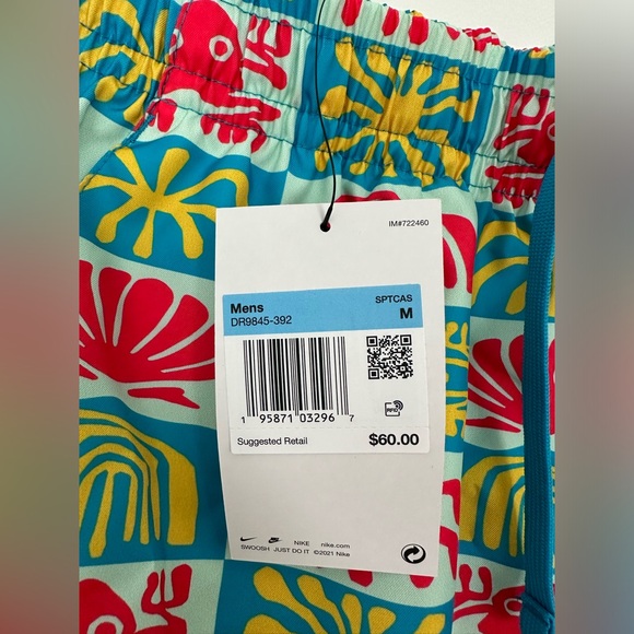 Nike Men's Sportswear Woven Flow Shorts Blue DR9845-392
Brand new with tags - Picture 4 of 5